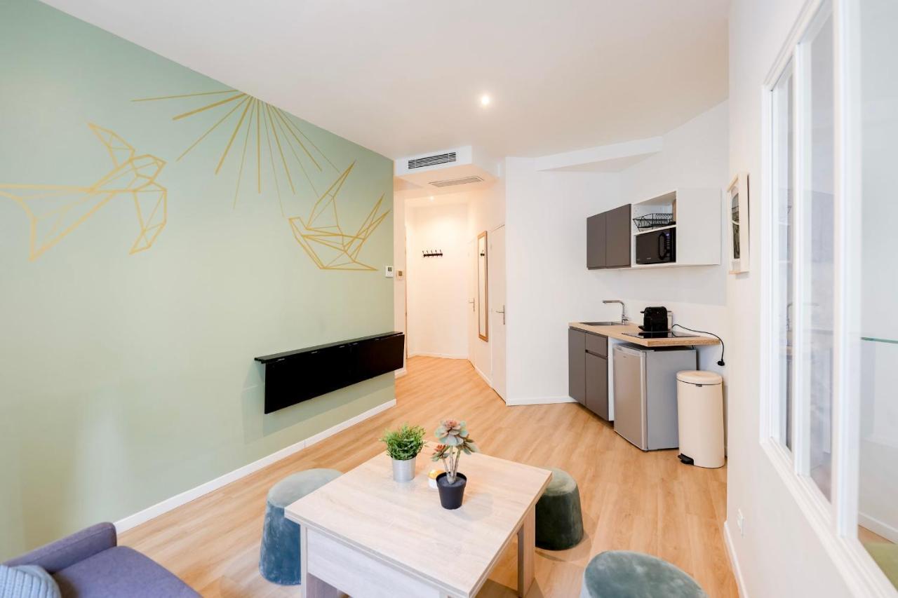 Green Apartment Near Montmartre And Opera 파리 외부 사진