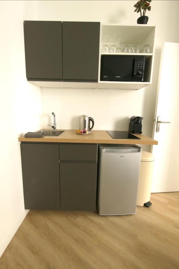 Green Apartment Near Montmartre And Opera 파리 외부 사진