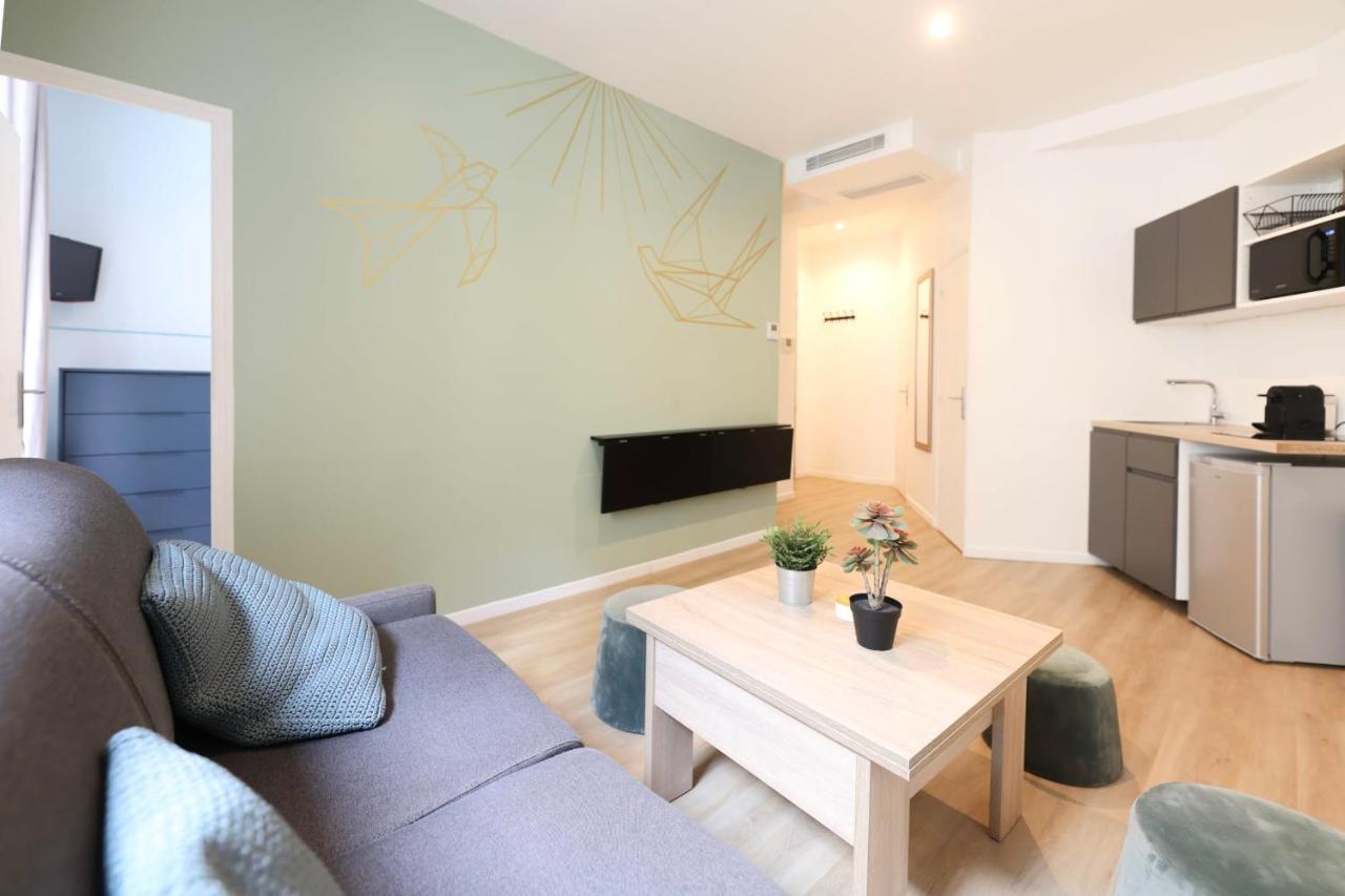 Green Apartment Near Montmartre And Opera 파리 외부 사진