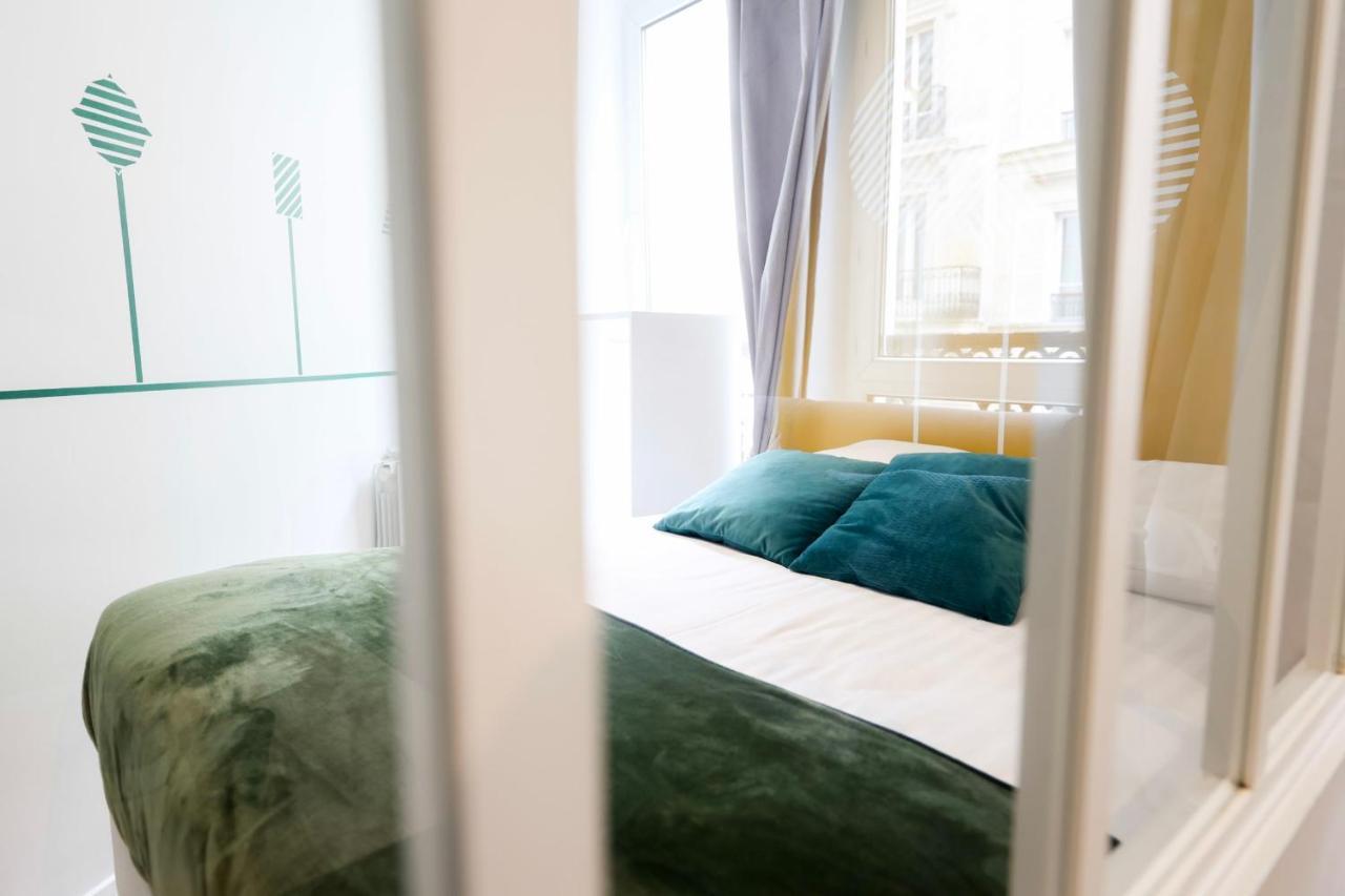 Green Apartment Near Montmartre And Opera 파리 외부 사진